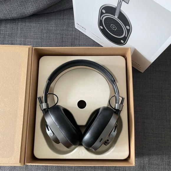 Master & Dynamic MH40 wireless headset - Picture 2 of 7